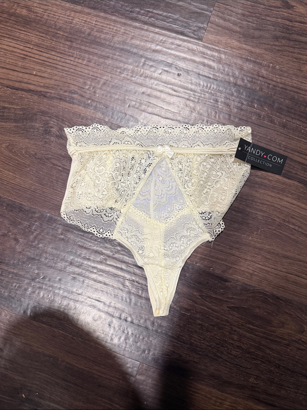 Yandy Cream Lace High-Waist Thong
